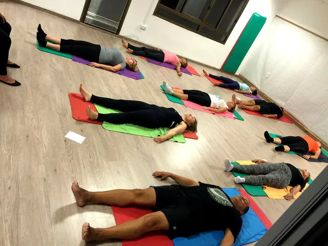 Sesión de Feldenkrais en Pilates Armonía Studio.