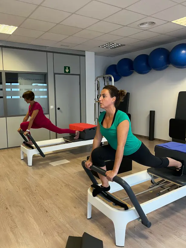 Pilates en sesiones semi-privadas, con un máximo de 2 personas.